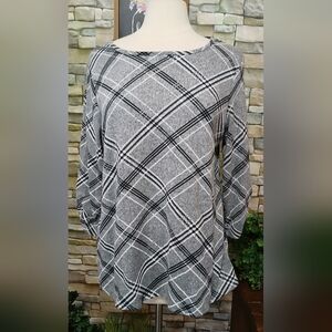 AGB Black and White Plaid Crew Neck Sweater